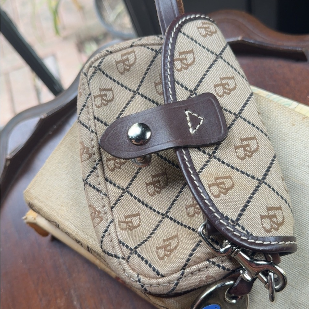 Beige and Brown Monogram Small Wallet - Picture 4 of 4